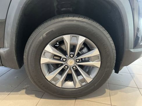 Used 2025 Chevrolet Equinox LT FWD image 41