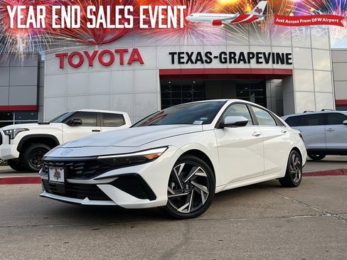 Used 2025 Hyundai Elantra Limited image 1