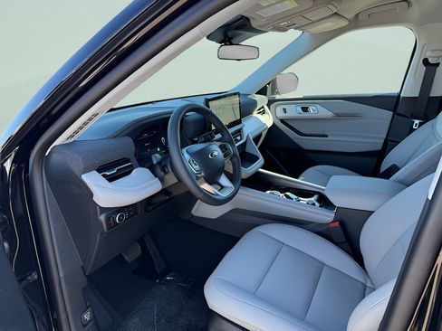New 2026 Ford Explorer Active w/ Active Comfort Package AWD/4WD image 3