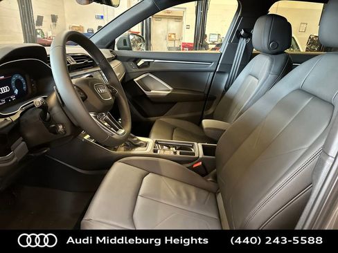 New 2025 Audi Q3 2.0T Premium image 9