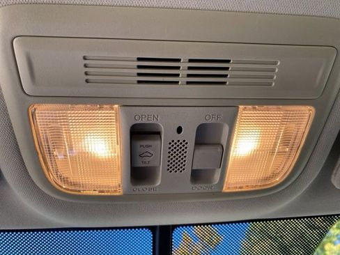 Used 2018 Honda Civic EX-L image 30