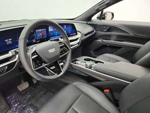 Used 2024 Cadillac Lyriq Luxury AWD/4WD image 12