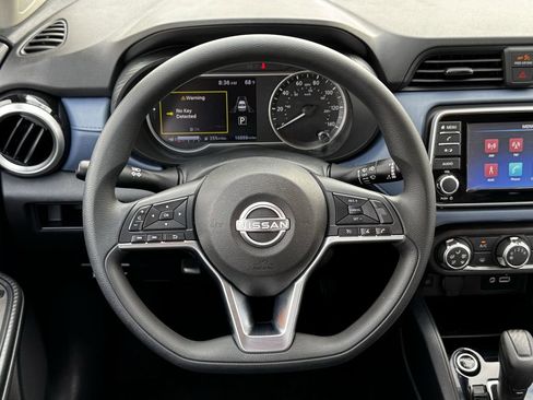 Used 2025 Nissan Versa SV image 14