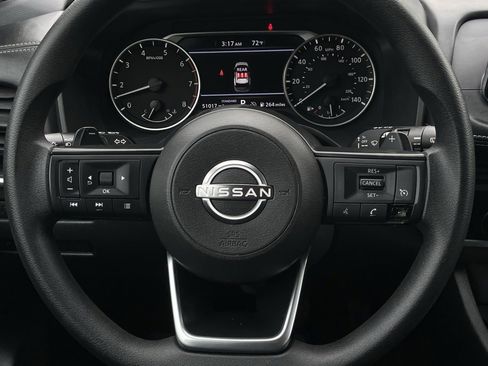 Used 2024 Nissan Rogue S image 12