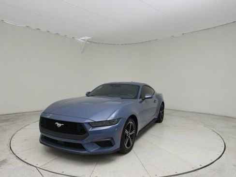 Used 2025 Ford Mustang Coupe RWD image 1