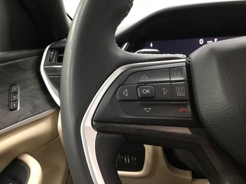 Used 2023 Jeep Grand Cherokee Limited w/ Black Appearance Package AWD/4WD image 42