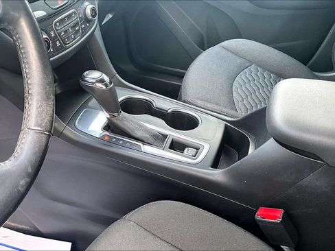 Certified 2018 Chevrolet Equinox LT FWD image 12