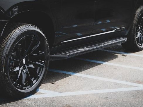 Used 2022 Cadillac Escalade Sport w/ LPO, ONYX Package image 31