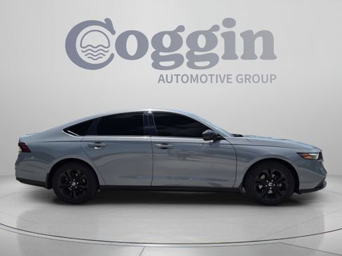 Used 2025 Honda Accord SE image 7