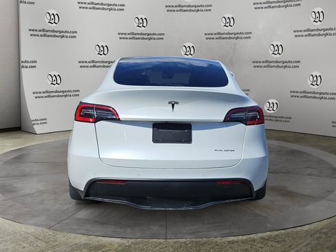 Used 2021 Tesla Model Y Long Range image 4