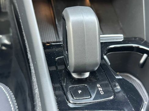 Certified 2023 Volvo XC40 Recharge Ultimate w/ Protection Package Premier image 29