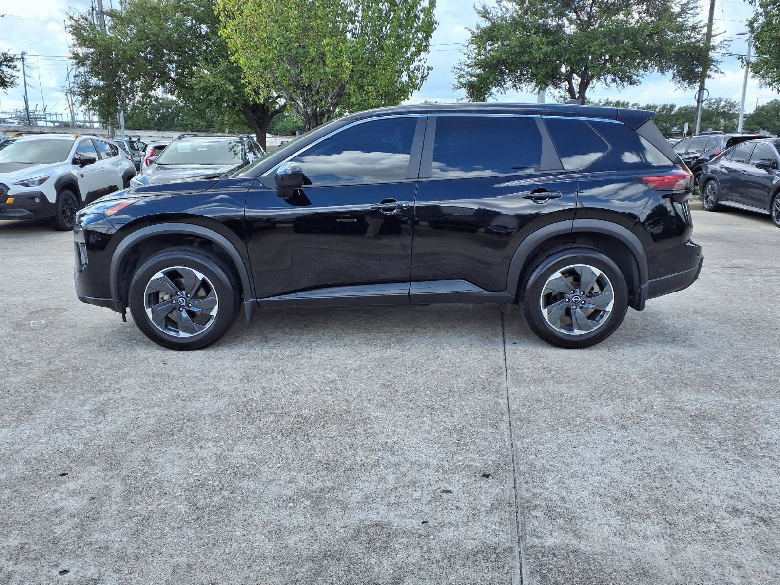 Used 2024 Nissan Rogue SV FWD image 23