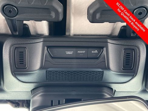 New 2025 Jeep Gladiator Sport image 14