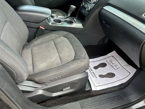 Used 2016 Ford Explorer XLT AWD/4WD image 12