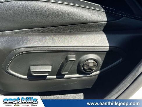 Used 2022 Jeep Grand Cherokee L Limited AWD/4WD image 16