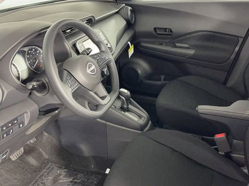 New 2025 Nissan Kicks Play S image 11