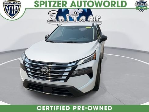 Used 2024 Nissan Rogue S AWD/4WD image 3