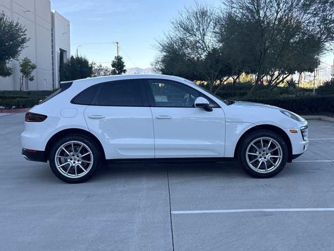 Used 2018 Porsche Macan Sport Edition image 2