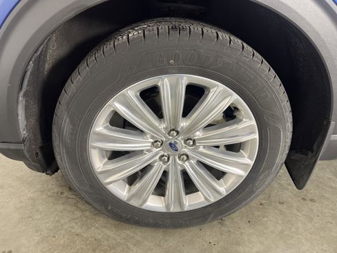 Used 2020 Ford Explorer Limited AWD/4WD image 25