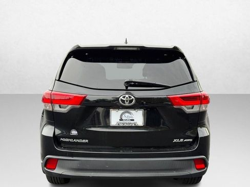 Used 2019 Toyota Highlander XLE AWD/4WD image 7