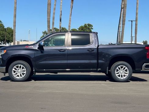 Used 2022 Chevrolet Silverado 1500 LT AWD/4WD image 7