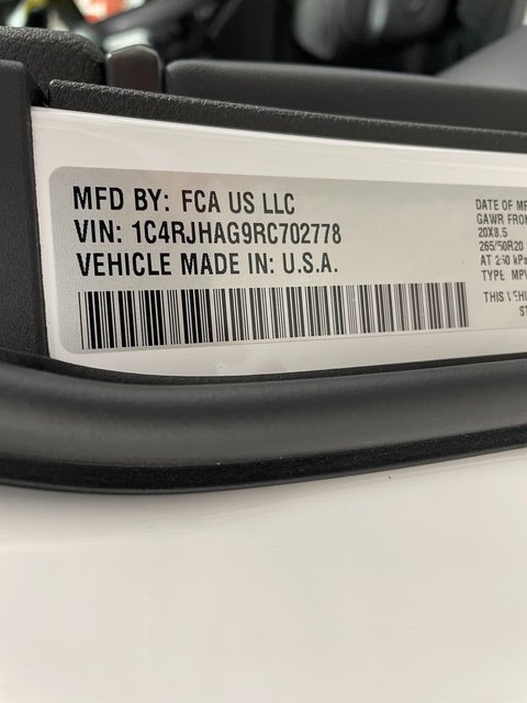 Used 2024 Jeep Grand Cherokee Altitude AWD/4WD image 27