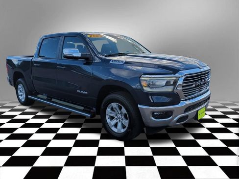 Used 2023 RAM 1500 Laramie AWD/4WD image 5
