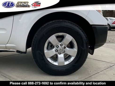 Used 2011 Nissan Frontier SV image 9