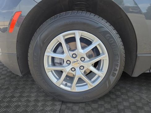 Used 2023 Chevrolet Equinox LT AWD/4WD image 32