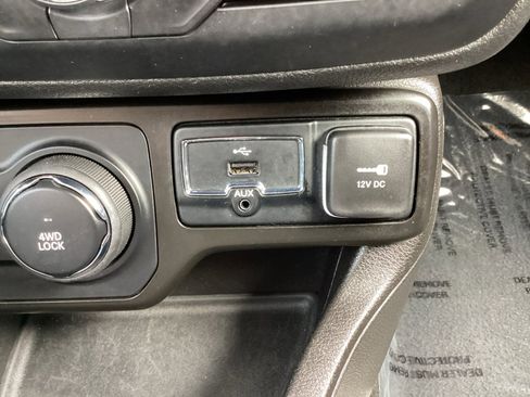 Used 2023 Jeep Renegade Latitude AWD/4WD image 21