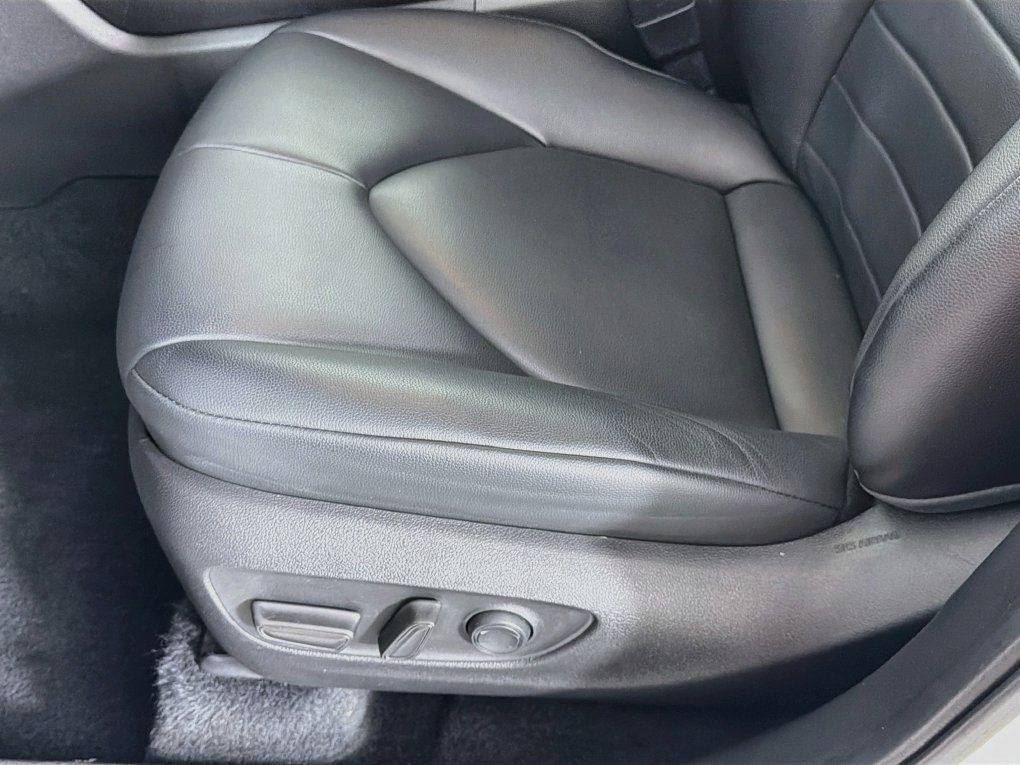 Used 2023 Toyota Highlander XLE AWD/4WD image 24