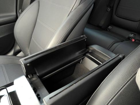 Used 2025 Mercedes-Benz C 300 Sedan image 49