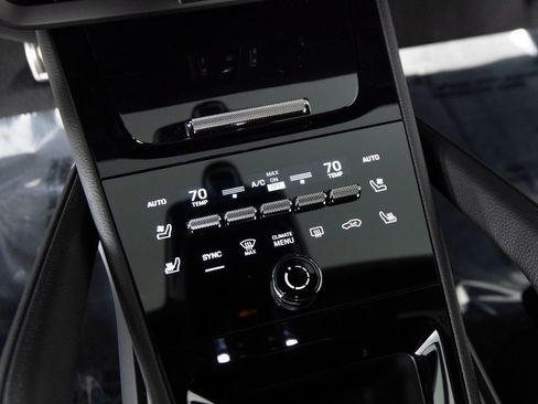 New 2026 Porsche Cayenne S image 29