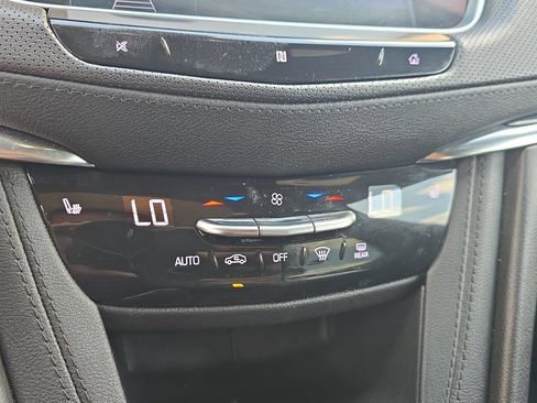 Used 2020 Cadillac XT5 Premium Luxury FWD image 28
