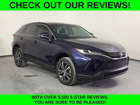 Used 2023 Toyota Venza LE AWD/4WD image 3