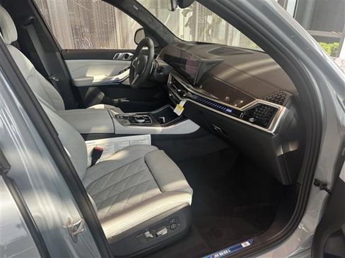 New 2026 BMW X5 M60i image 13