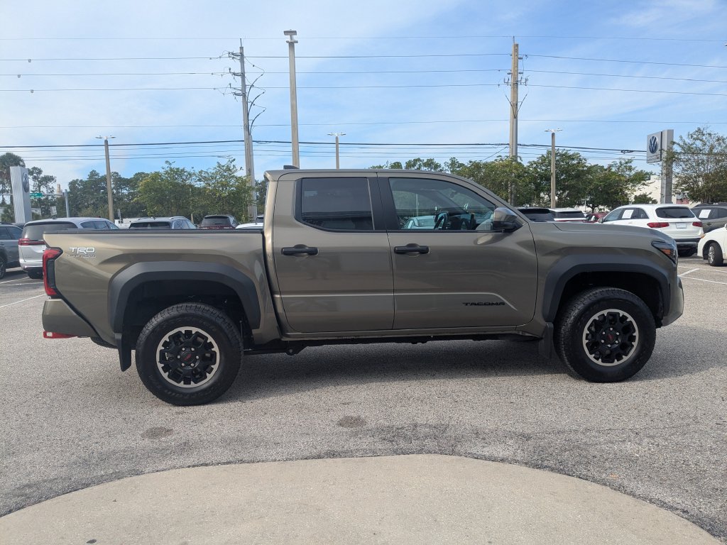 Used 2025 Toyota Tacoma TRD Off-Road AWD/4WD image 7