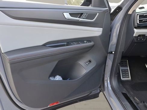 New 2026 Volkswagen Atlas Peak Edition AWD/4WD image 10