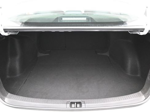 Used 2021 Toyota Corolla LE w/ LE Convenience Package FWD image 30