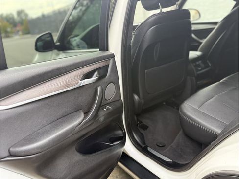 Used 2017 BMW X5 xDrive35i image 11