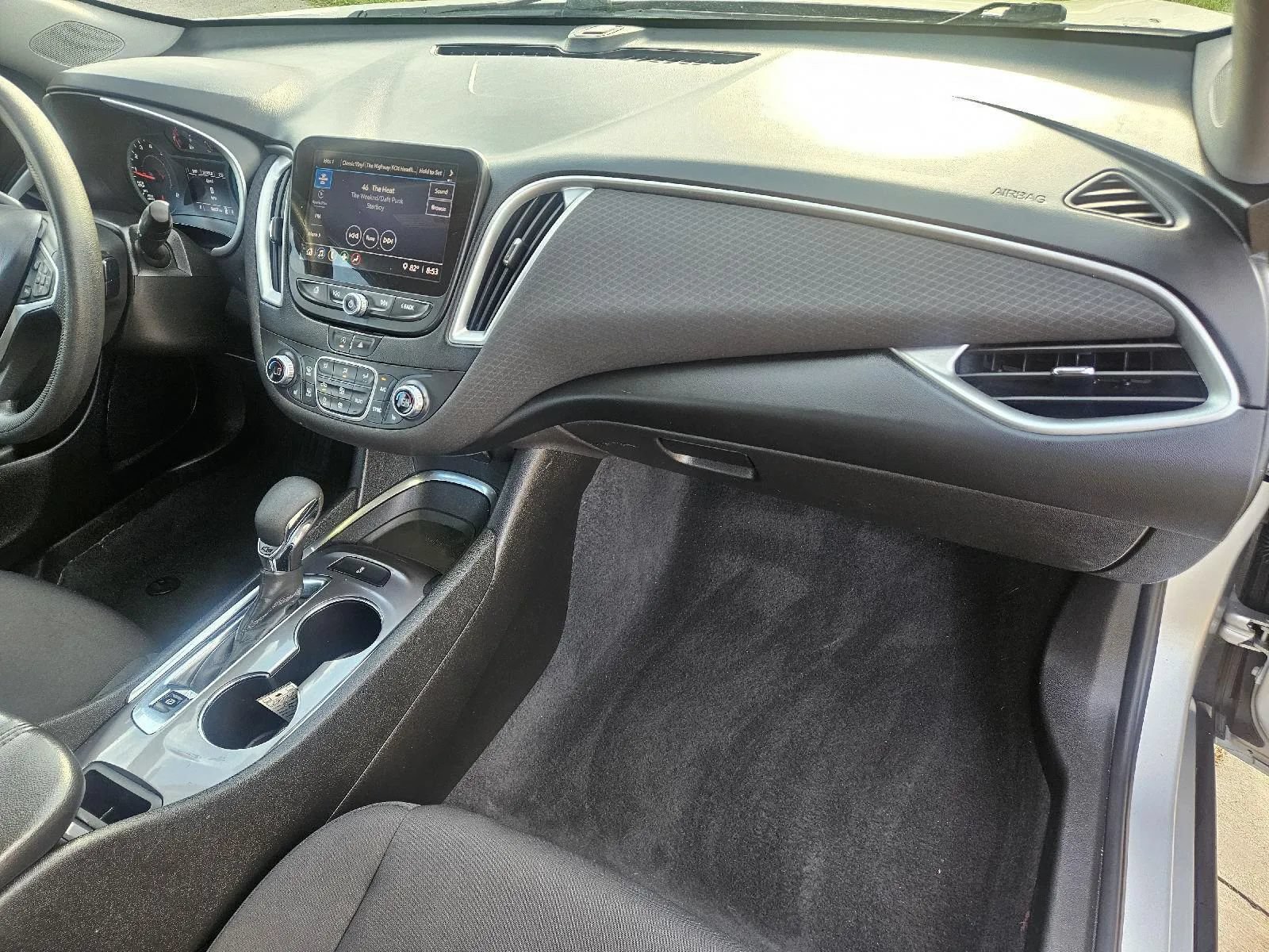 Used 2022 Chevrolet Malibu LT FWD image 15