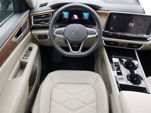 New 2026 Volkswagen Atlas SE image 9