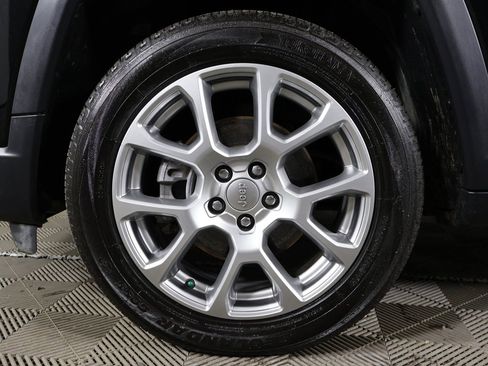 Used 2022 Jeep Compass Latitude image 17