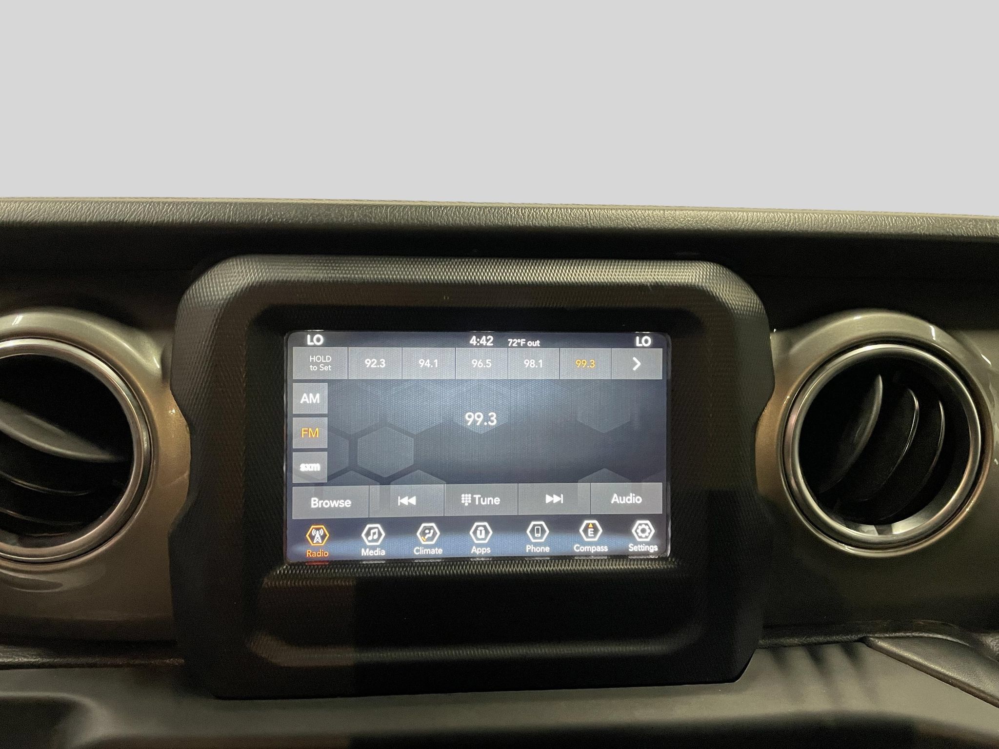 Used 2019 Jeep Wrangler Unlimited Sahara AWD/4WD image 13
