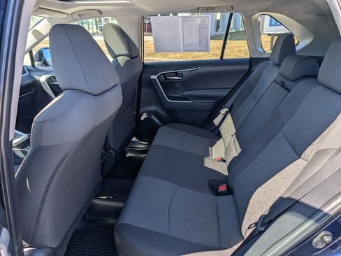 Used 2021 Toyota RAV4 XLE w/ Convenience Package image 20