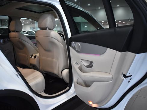 Used 2020 Mercedes-Benz GLC 300 4MATIC image 29