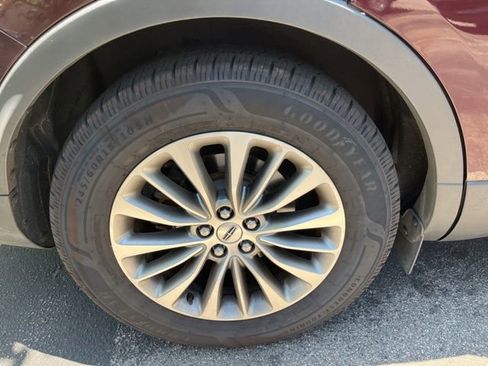 Used 2018 Lincoln MKX Select w/ Select Plus Package FWD image 10