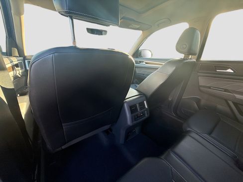 Used 2021 Volkswagen Atlas SE w/ Panoramic Sunroof Package image 25