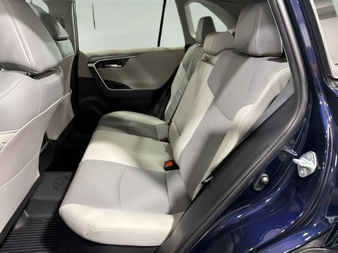 Used 2019 Toyota RAV4 Limited AWD/4WD image 34