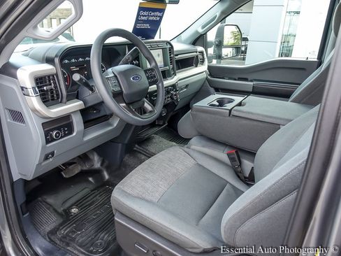 Used 2024 Ford F350 XLT AWD/4WD image 9